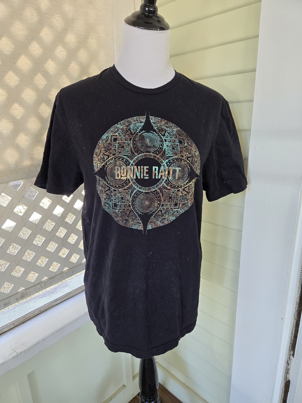 Gildan Black Bonnie Raitt Short Sleeve Graphic Tee